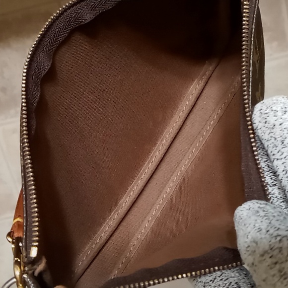 Authentic Vintage Louis Vuitton Pochette Accessoires Monogram Canvas - Picture 14 of 16